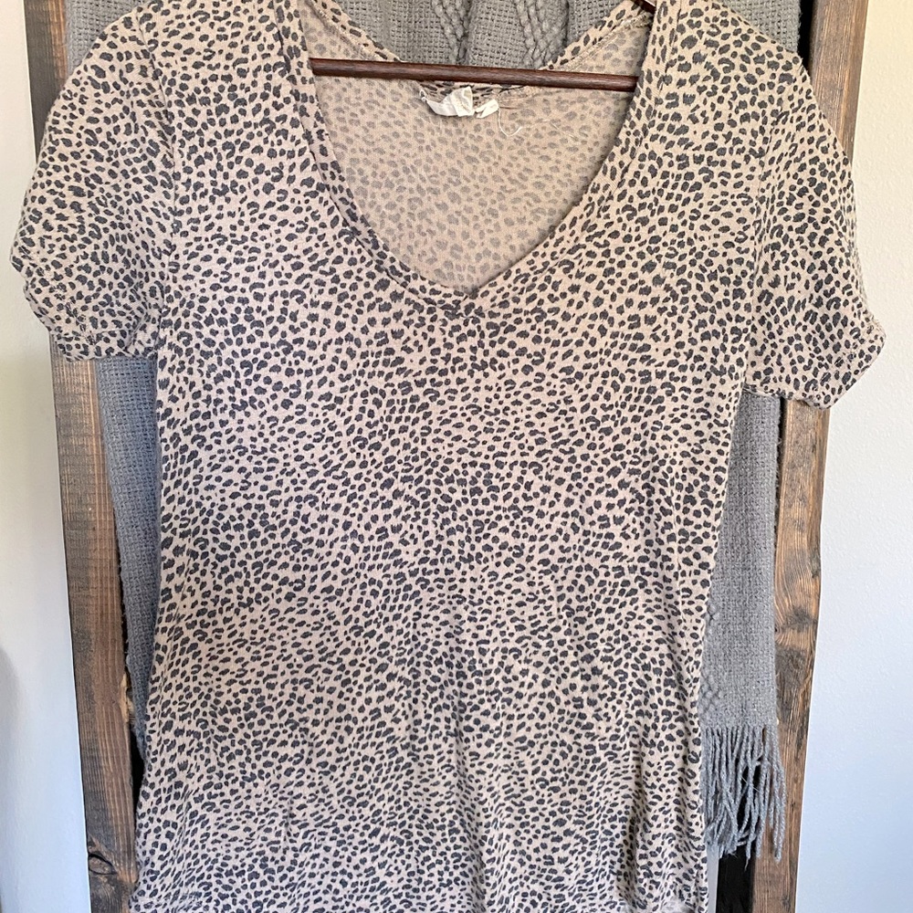 V-neck Cheetah top